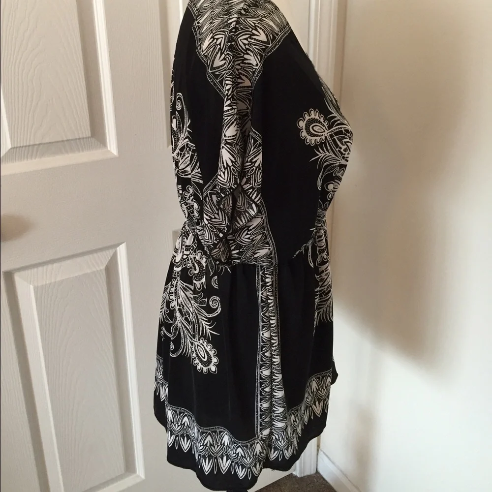 Patterned Top - Picture 3 of 3